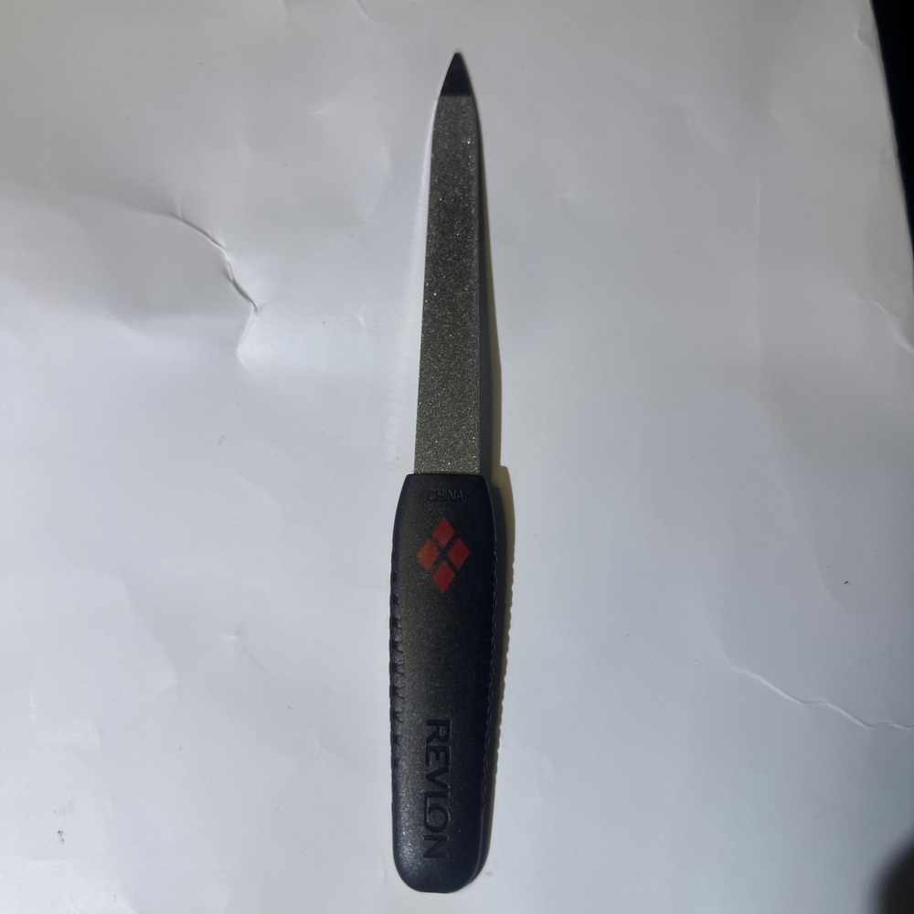 Revlon COMPACT EMERYL NAIL FILE DURABLE METAL 2-Side: Shapes / Smoothes GENTLY
